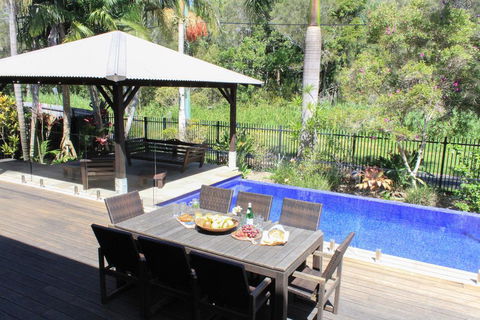 Away On Shirley Lane - Accommodation Burleigh 3