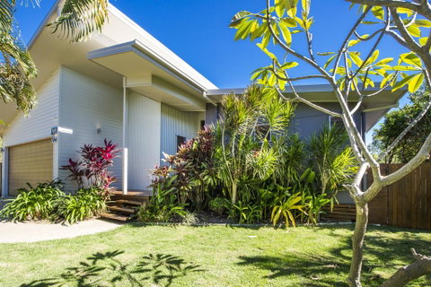 Azur Villa - Accommodation Burleigh 0