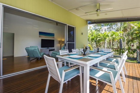 Azur Villa - Accommodation Burleigh 1