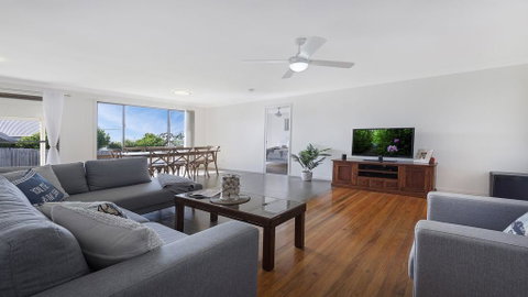 Bailey's Beach House - Accommodation Burleigh 3