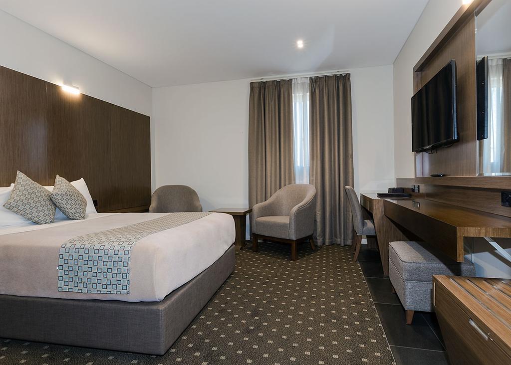 Greenacre NSW Accommodation Burleigh