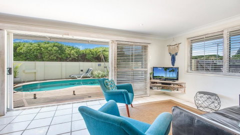 Barefoot In Lennox- WiFi - Foxtel - Pool - Accommodation Burleigh 0