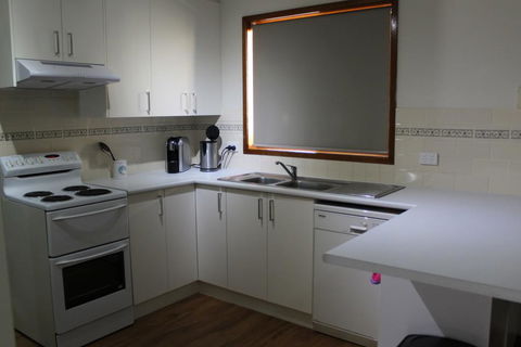 Batehaven Hideaway - Accommodation Burleigh 2