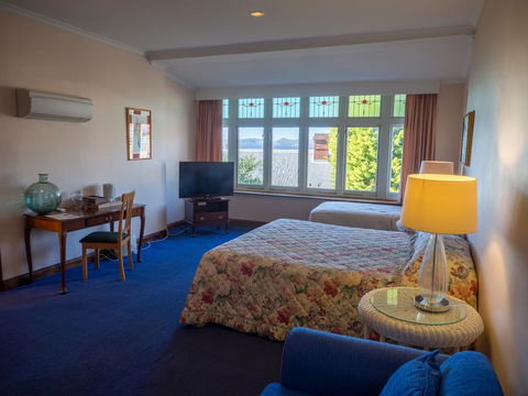Battery Point Manor - Accommodation Burleigh 1
