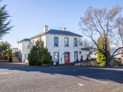 Battery Point Manor - Accommodation Burleigh 0