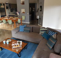 Bay Breeze Holiday Home - Accommodation Burleigh