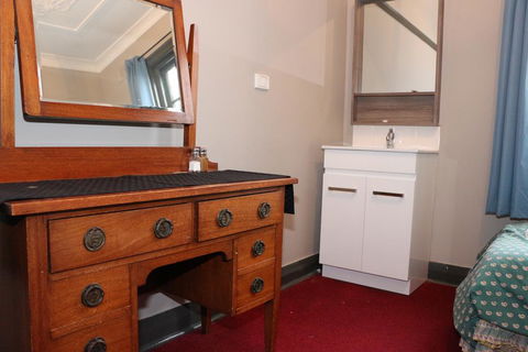 Bayview Hotel - Batemans Bay - Accommodation Burleigh 1