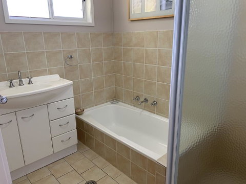 Beach Haven Villa - Accommodation Burleigh 3