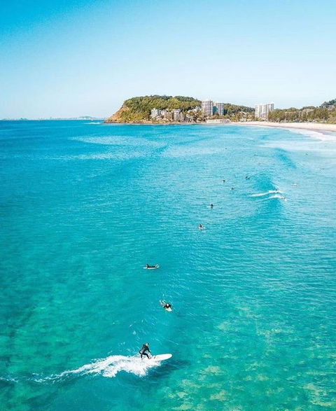 Beach Side Ocean Burleigh Heads 3 Bedroom Family Accomodation - Accommodation Burleigh 3