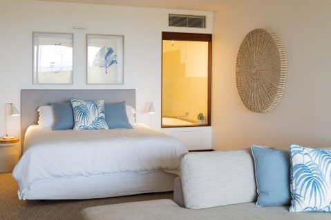 Beach Suites - Accommodation Burleigh 3