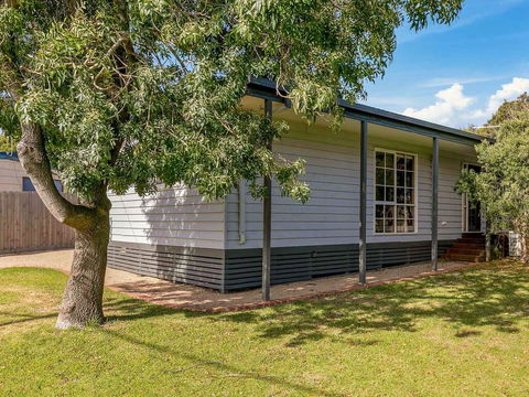 Beachcomber Bliss - Accommodation Burleigh 0