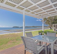 Beached Inn' 93 Foreshore Drive - Spacious beach front house - Accommodation Burleigh
