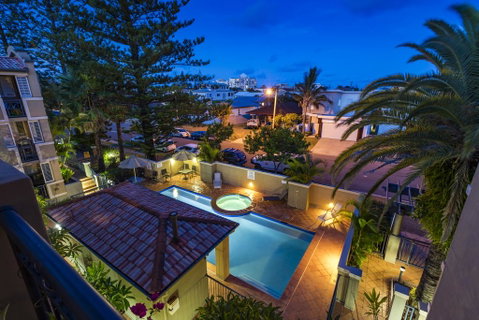 Beaches On Wave Street - Accommodation Burleigh 1