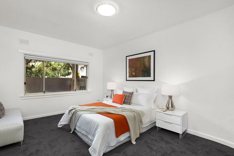 Beachfront Apartment - Accommodation Burleigh 0