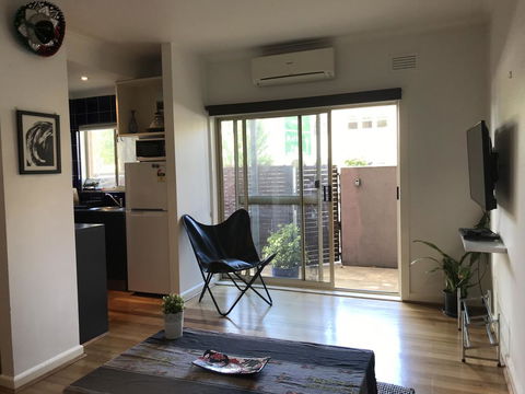 Beachfront Apartment - Accommodation Burleigh 1