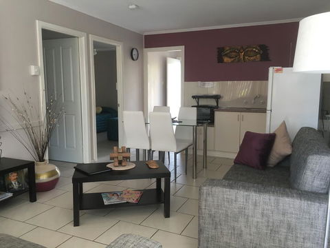 Beachlander Holiday Apartments - Accommodation Burleigh 3