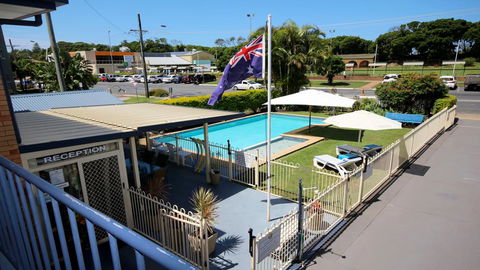 Beachlander Holiday Apartments - Accommodation Burleigh 1