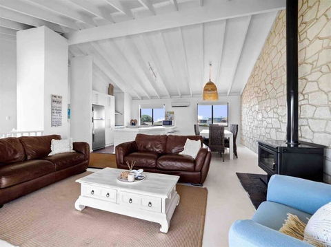 Relaxing Getaway Beachfront Access Multi Family Pets Mandurah - Accommodation Burleigh 0