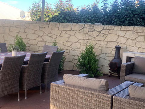 Relaxing Getaway Beachfront Access Multi Family Pets Mandurah - Accommodation Burleigh 3