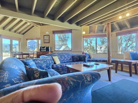 Red Robin - Accommodation Burleigh 1