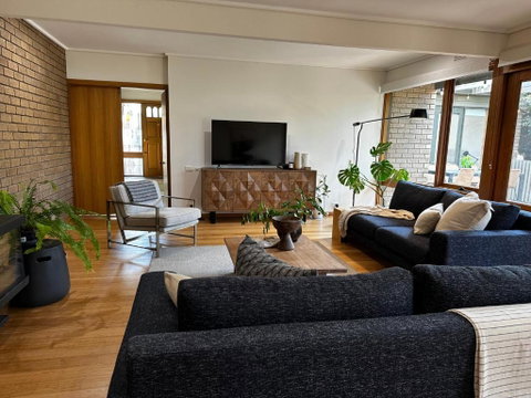 Relaxed And Stylish -self Check In, Secure Parking - Accommodation Burleigh 0