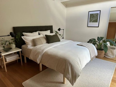 Relaxed And Stylish -self Check In, Secure Parking - Accommodation Burleigh 1