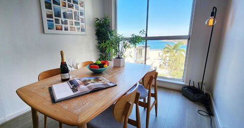 Relaxed Coastal Living With Fantastic Sea Views - Accommodation Burleigh 0