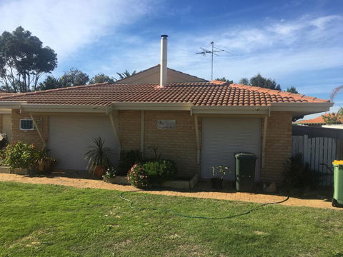 Relaxed Ocean View - Accommodation Burleigh 0