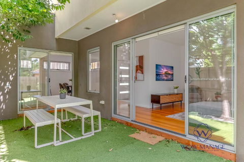 Relaxing Getaway Oasis With Patio In Charming Kew - Accommodation Burleigh 1