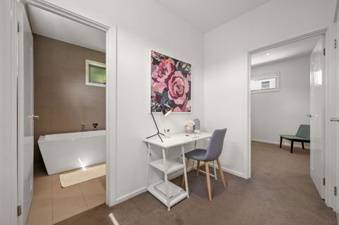 Relaxing Getaway Oasis With Patio In Charming Kew - Accommodation Burleigh 3