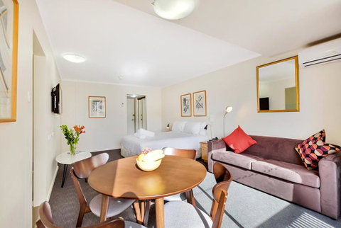 Renovated Stylish Studio - Accommodation Burleigh 1