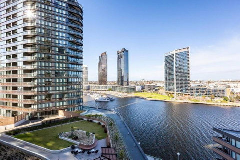 Resort-style Docklands Riverview Stay With Parking - Accommodation Burleigh 0