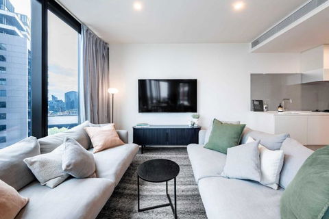 Resort Style Living 2 Bed Apt With Pool BBQ - Accommodation Burleigh 0