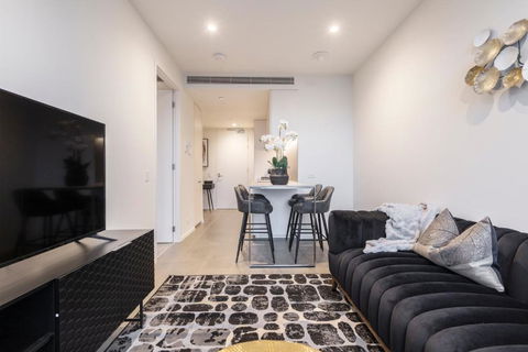 Ritzy Apartment In Iconic Australia 108 With Views - Accommodation Burleigh 2