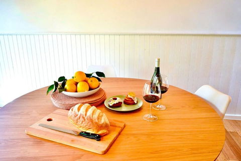 River Lea Cottage - Accommodation Burleigh 2