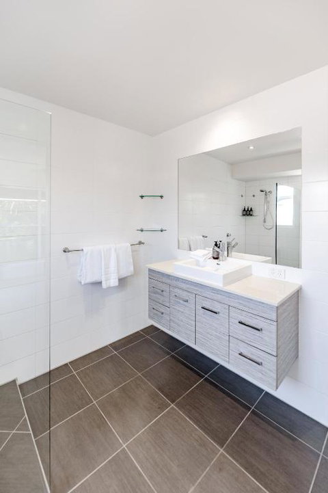 Riverside Noosa Sanctuary, Steps To Gympie Terrace - Accommodation Burleigh 1
