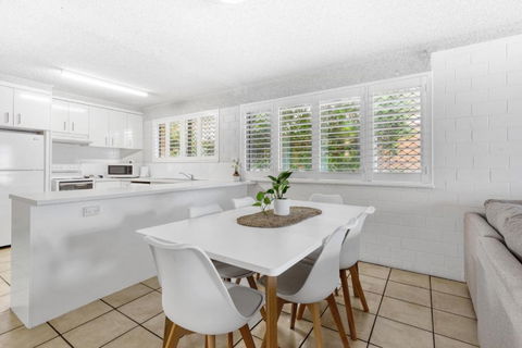 Riverview Two Apartments - Accommodation Burleigh 2
