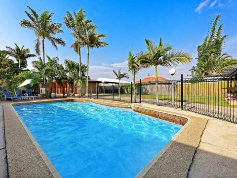 Riviera Motel Bundaberg - Accommodation Burleigh 0