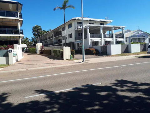 Residential Two-bedroom Unit On The Strand, Self-check In, Wi-fi - Accommodation Burleigh 3