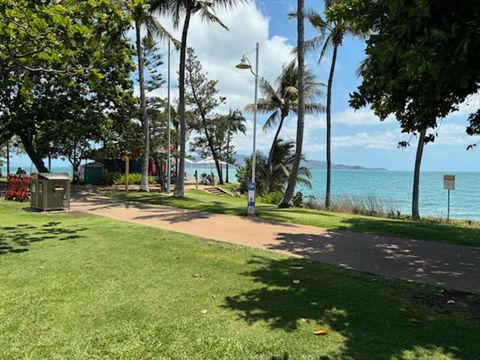 Residential Two-bedroom Unit On The Strand, Self-check In, Wi-fi - Accommodation Burleigh 1