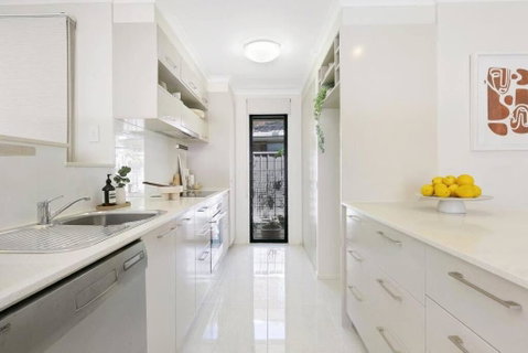 Riviera Road Miami - 4BRM Dual Villa - Accommodation Burleigh 3