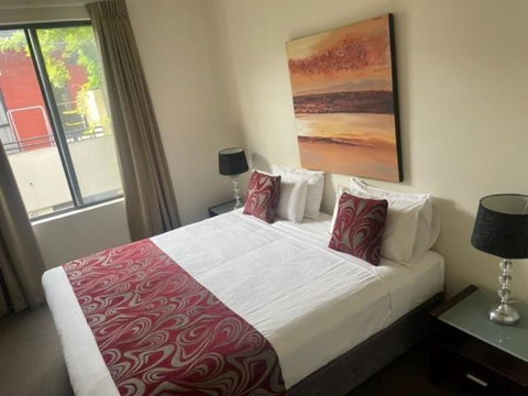 RNR Sturt Holiday Home - Accommodation Burleigh 3