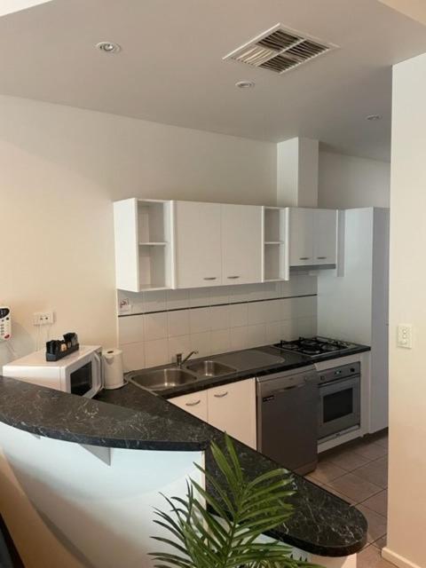 RNR Sturt Holiday Home - Accommodation Burleigh 2