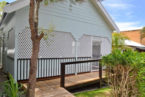 Rockleigh - Bring Your Own Linen. - Accommodation Burleigh 0