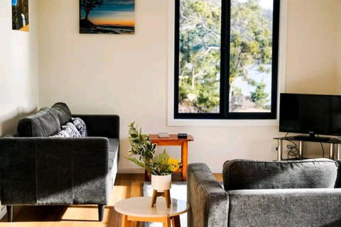 Rockpool Cottage - Accommodation Burleigh 0