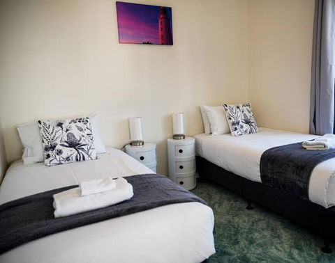 Rockpool Cottage - Accommodation Burleigh 1