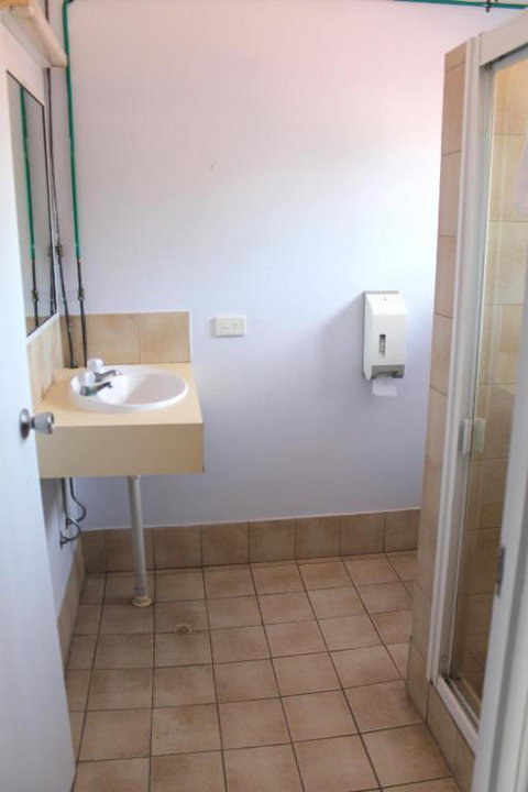 Rocky Glen Hotel Motel Gladstone - Accommodation Burleigh 2