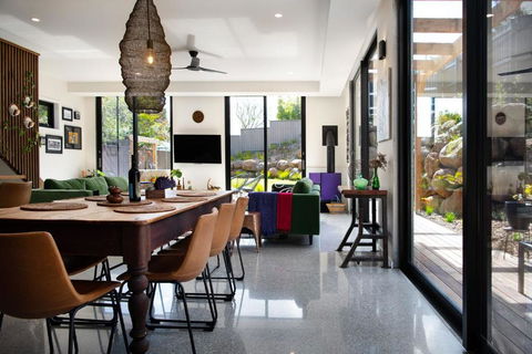 Rocky Hollow - Accommodation Burleigh 0