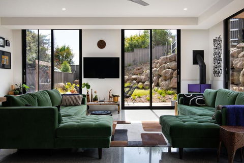 Rocky Hollow - Accommodation Burleigh 3