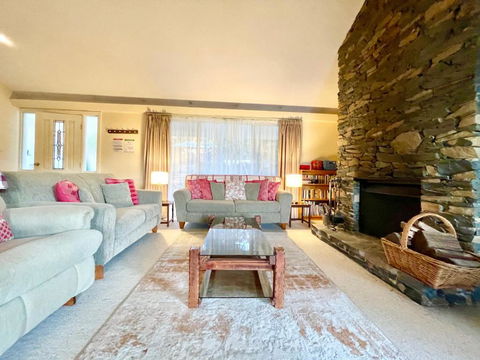 Rocky Mountain Cottage - Accommodation Burleigh 1